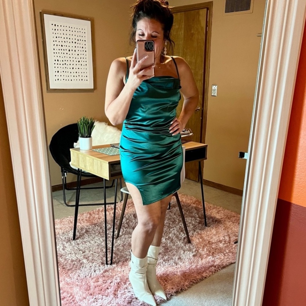 Forever 21 Emerald Green Satin Cowl Slip Dress size L Holiday Christmas Party